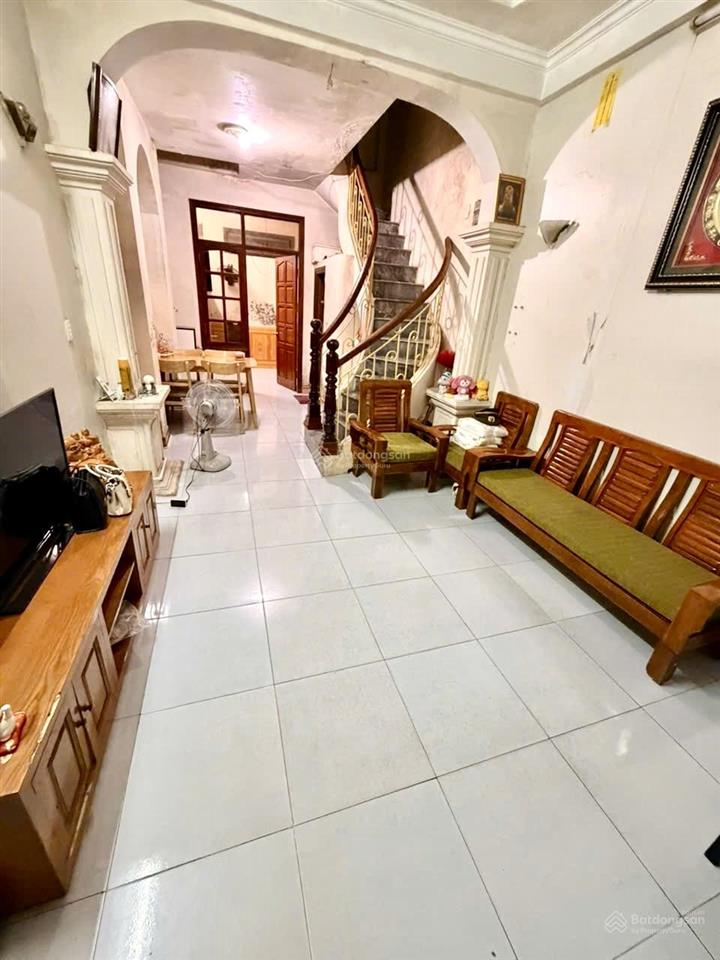 Cho thuê nhà hồng mai, 40m2, 4 tầng, 4 phòng, ở gia đình hoặc nhóm đều được, chỉ 11.5 triệu/tháng