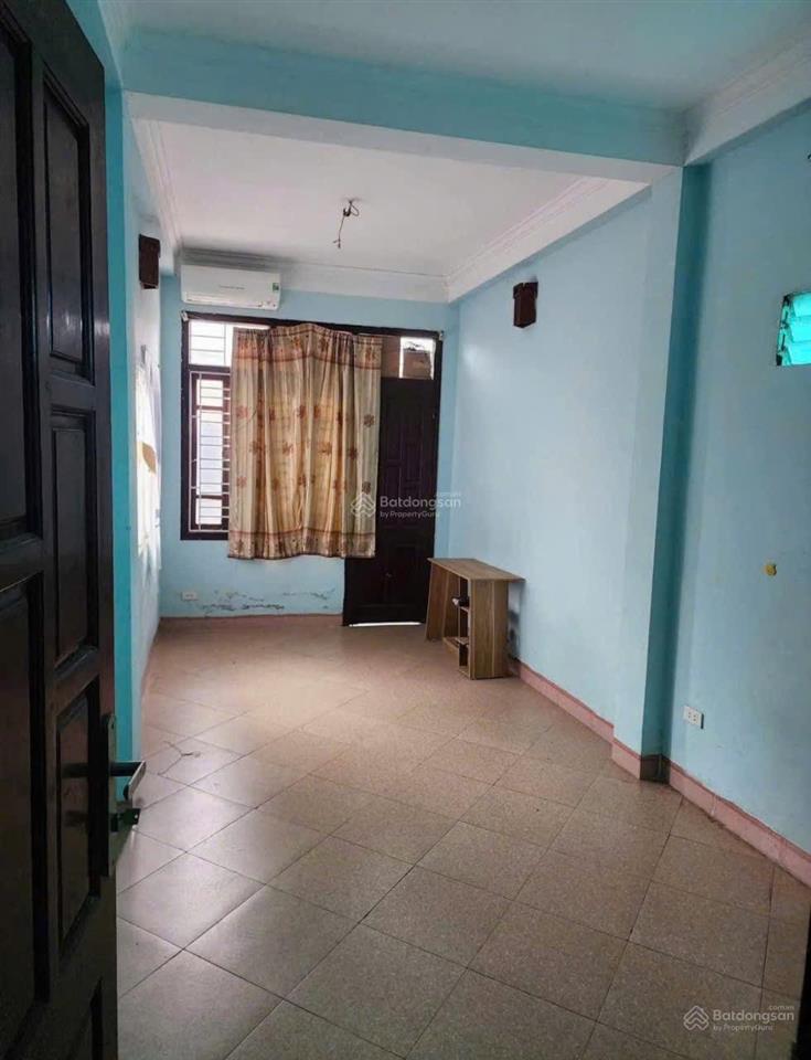 Cho thuê nhà nguyên căn nguyễn chính, 35m2, 2 ngủ, gần ô tô, giá 8 triệu