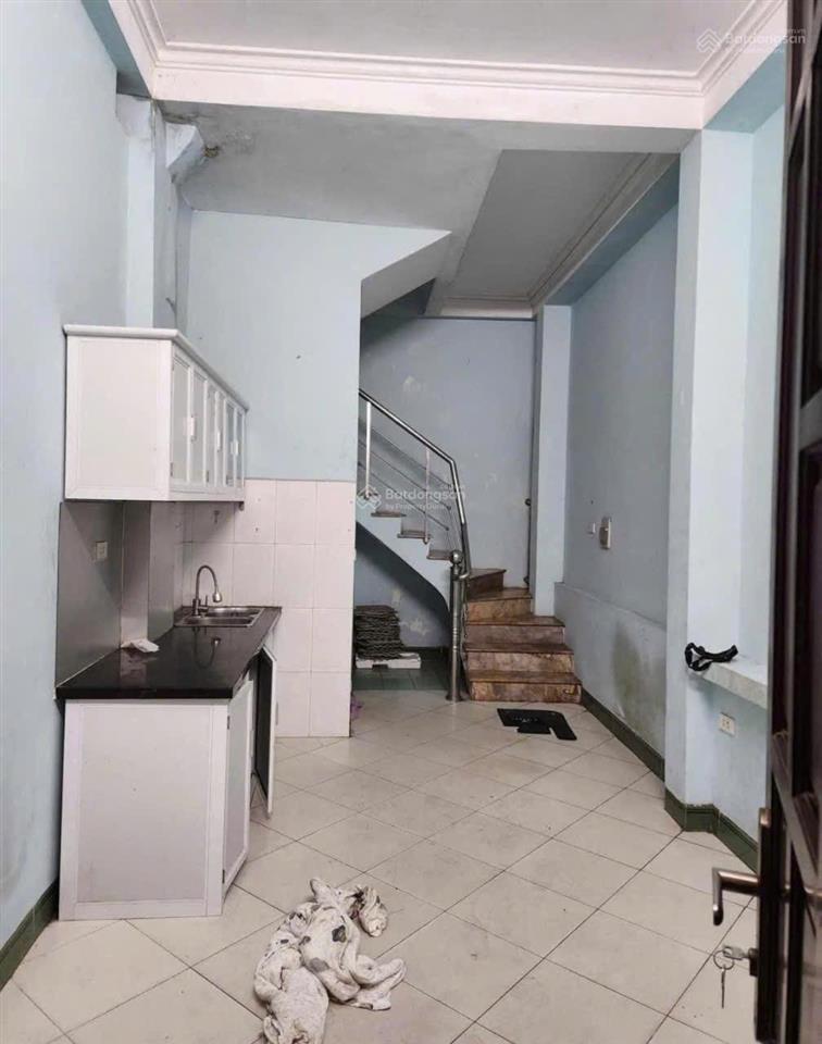 Cho thuê nhà nguyên căn nguyễn chính, 35m2, 2 ngủ, gần ô tô, giá 8 triệu