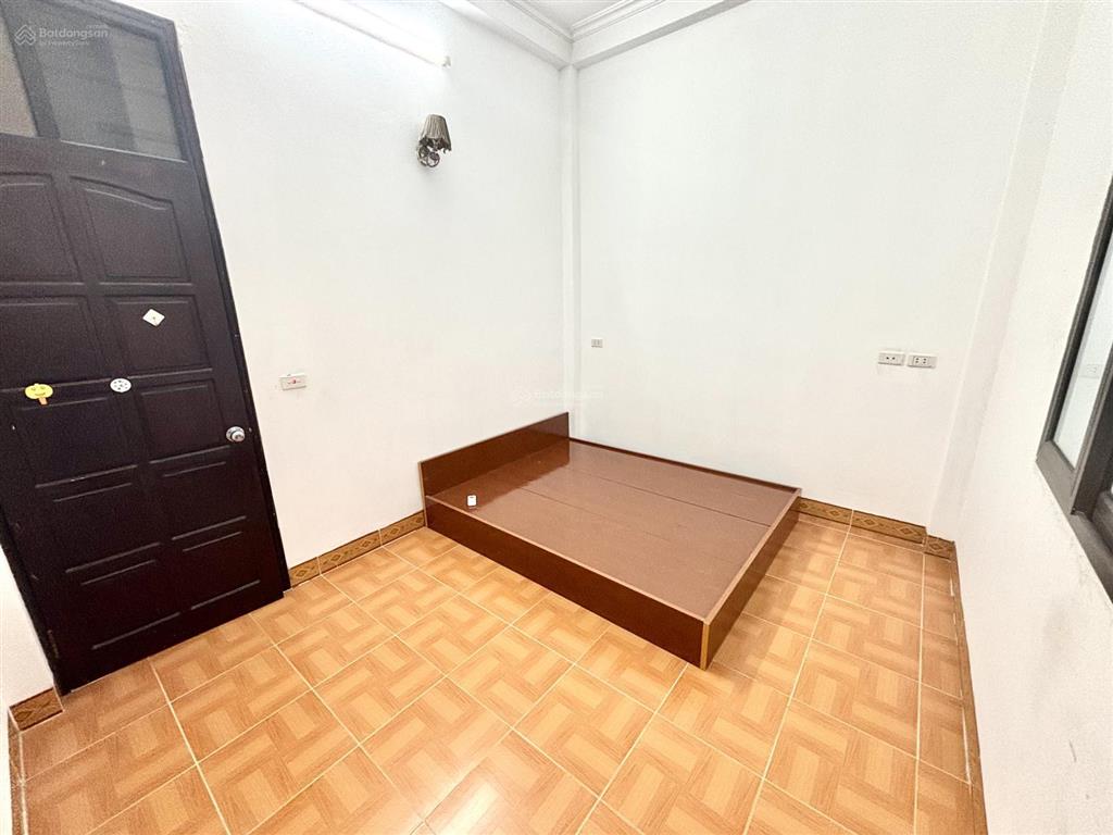 Cho thuê nhà vĩnh hưng, lĩnh nam, ô tô đỗ cửa, gần 40m2 12tr/tháng 4 tầng, 4 ngủ