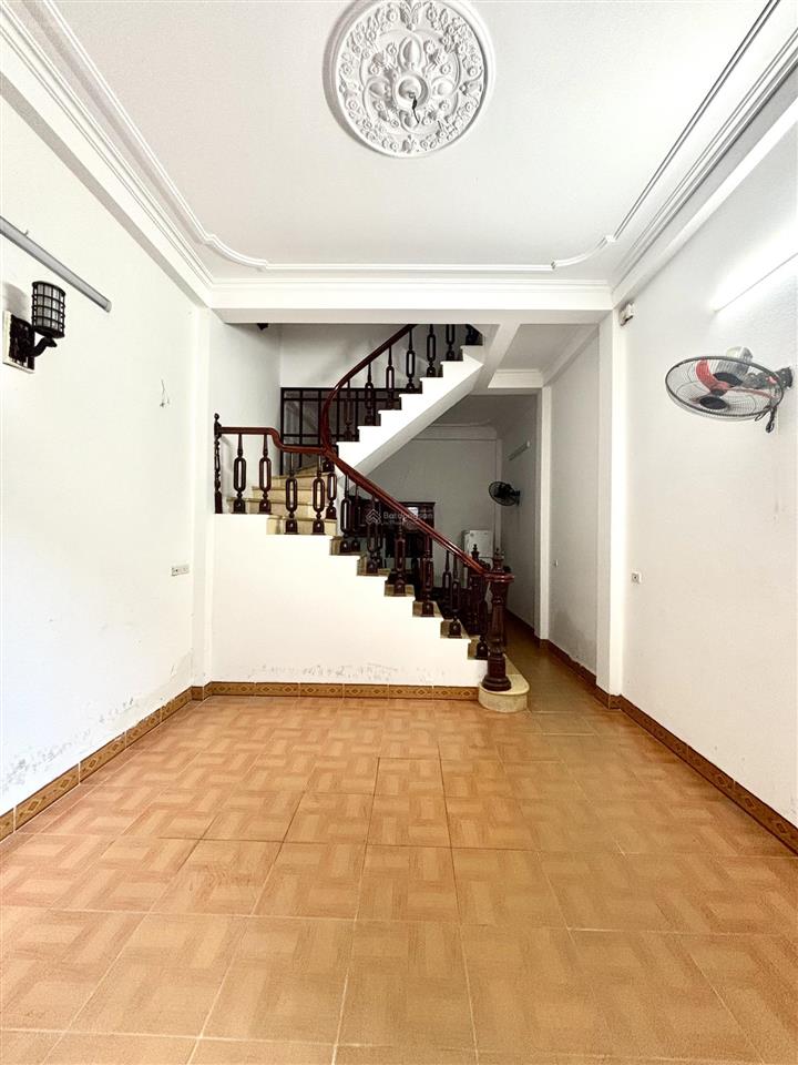 Cho thuê nhà vĩnh hưng, lĩnh nam, ô tô đỗ cửa, gần 40m2 12tr/tháng 4 tầng, 4 ngủ