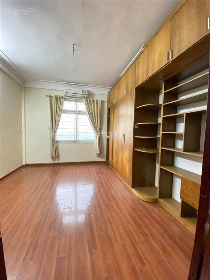 Cho thuê nguyên căn 113 nguyễn chính  tân mai, 30m2, 2 ngủ, nội thất cơ bản, giá 9 triệu