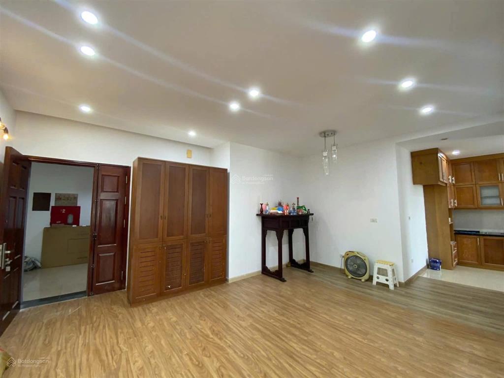 Cho thuê chung cư 25 lạc trung, tầng cao, 124m2, 3 pn, 2 wc, giá 17 triệu/tháng