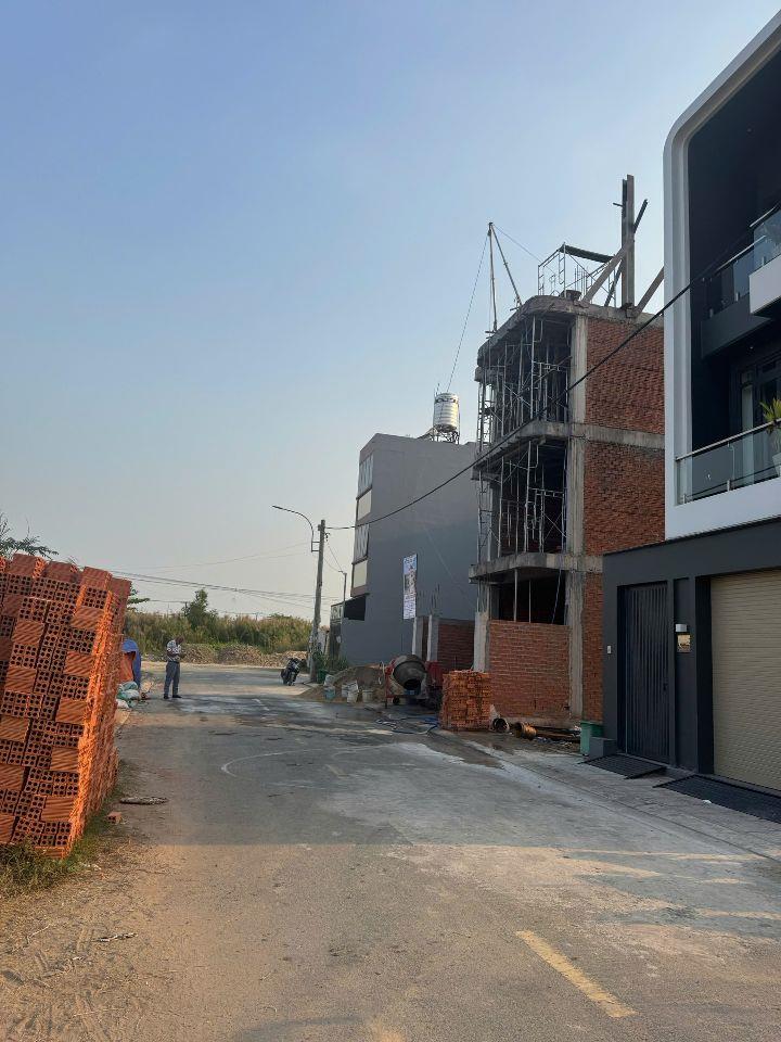Bán đất nền dự án Vạn Phát Đạt mặt tiền đường Bưng Ông Thoàn, P. Long Trường, Q9