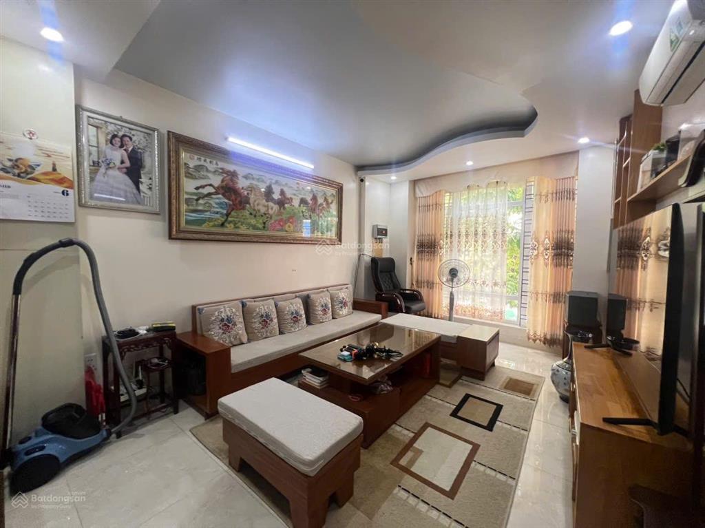 Nhà mặt đường trần thành ngọ  4 tầng  vị trí đẹp