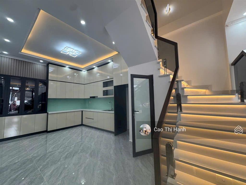 64m2 nhà xây mới độc lập 3,5 tầng ngay ngã 6 quán trữ  ngõ gần 4m