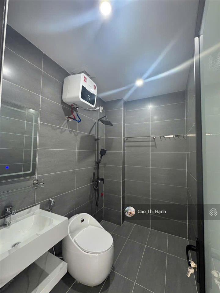 64m2 nhà xây mới độc lập 3,5 tầng ngay ngã 6 quán trữ  ngõ gần 4m