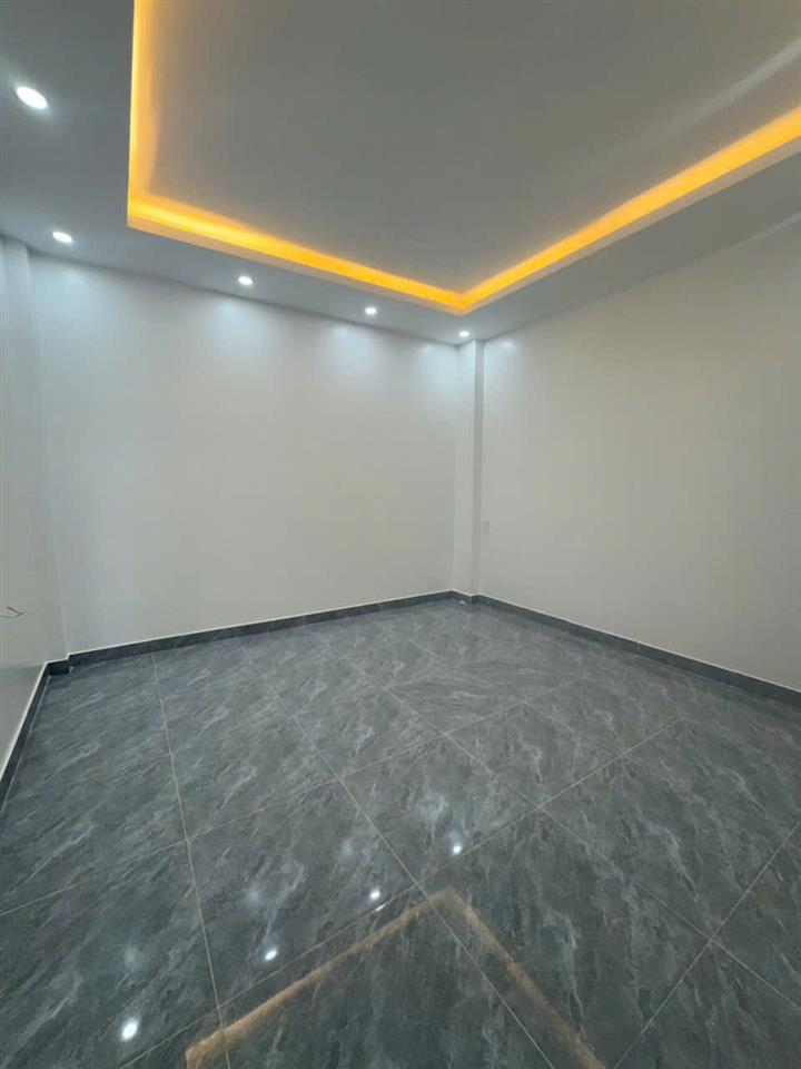 64m2 nhà xây mới độc lập 3,5 tầng ngay ngã 6 quán trữ  ngõ gần 4m