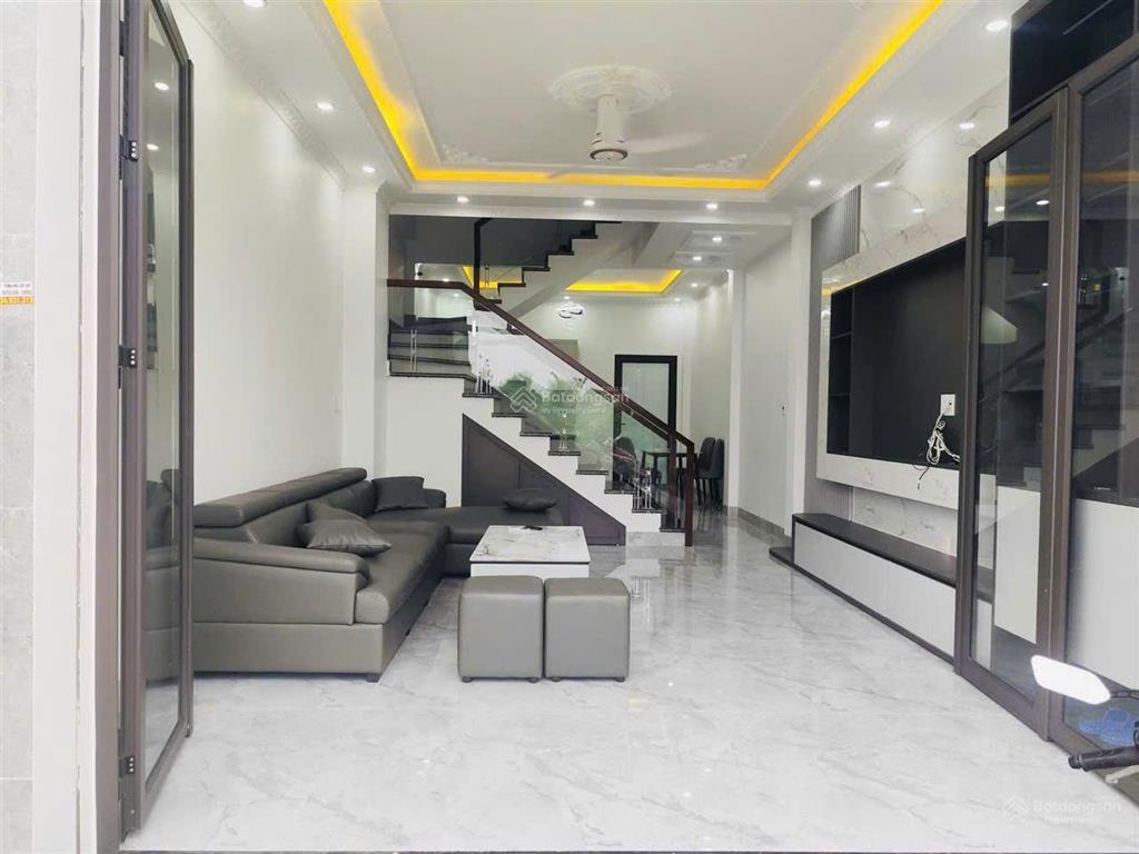 Nhà xây mới 3 tầng ngõ 284 đồng hoà  47m2  giá hơn 2 tỷ
