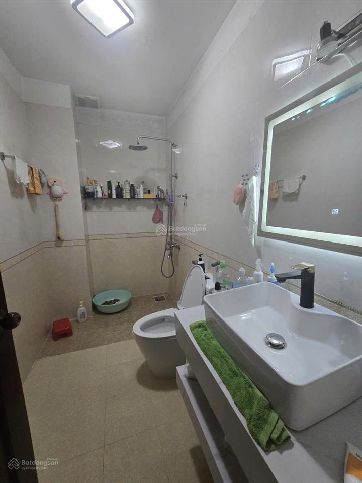 Bán nhà đẹp, đủ tiện nghi, cách mặt tiền đường trường sa, phường 17, quận bình thạnh chỉ 10 m.