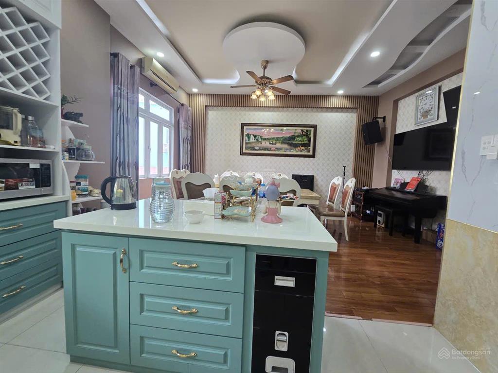Bán nhà đẹp, đủ tiện nghi, cách mặt tiền đường trường sa, phường 17, quận bình thạnh chỉ 10 m.