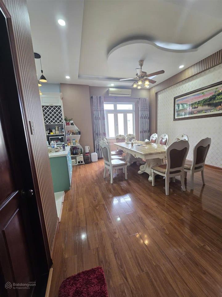 Bán nhà đẹp, đủ tiện nghi, cách mặt tiền đường trường sa, phường 17, quận bình thạnh chỉ 10 m.