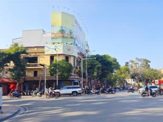 Cho thuê nhà pháp cổ, lô góc gần nhà hát lớn. có vỉa hè để xe, nhận diện tốt