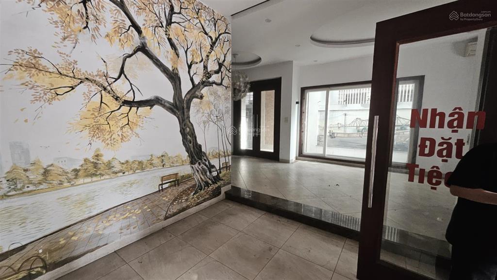 Cho thuê nhà riêng biệt thự 151m2 5 tầng giá 70tr/th tại mặt phố nguyễn cao luyện,  0941 861 ***