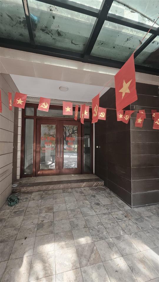 Cho thuê nhà riêng biệt thự 151m2 5 tầng giá 70tr/th tại mặt phố nguyễn cao luyện,  0941 861 ***