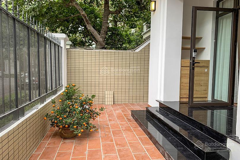 Cho thuê bt ciputra, 180m2, 4 phòng ngủ, đầy đủ nội thất, gần trường quốc tế