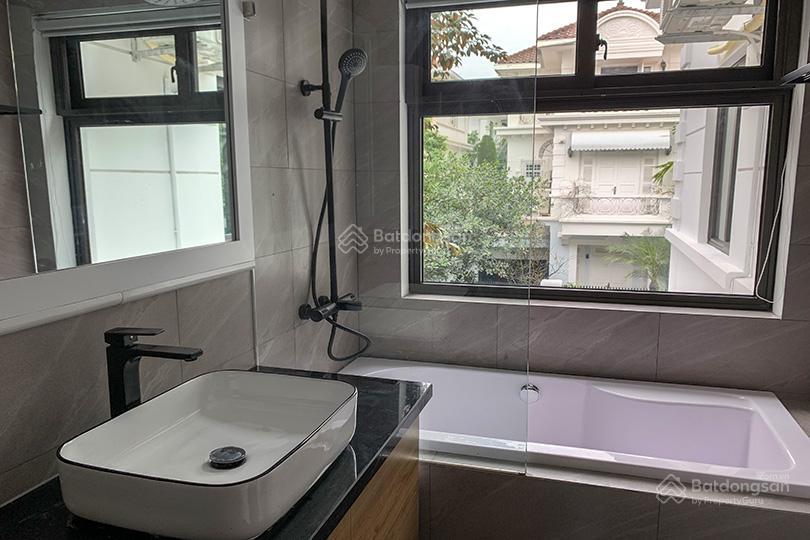 Cho thuê bt ciputra, 180m2, 4 phòng ngủ, đầy đủ nội thất, gần trường quốc tế