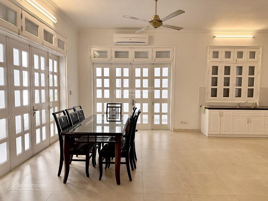 Cho thuê bt 5pn, 4wc, 66 triệu, 180m2 tại ciputra, hà nội