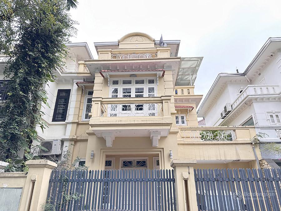 Cho thuê bt 6pn, 4wc, 198m2 tại khu đô thị nam thăng long  ciputra, giá tốt