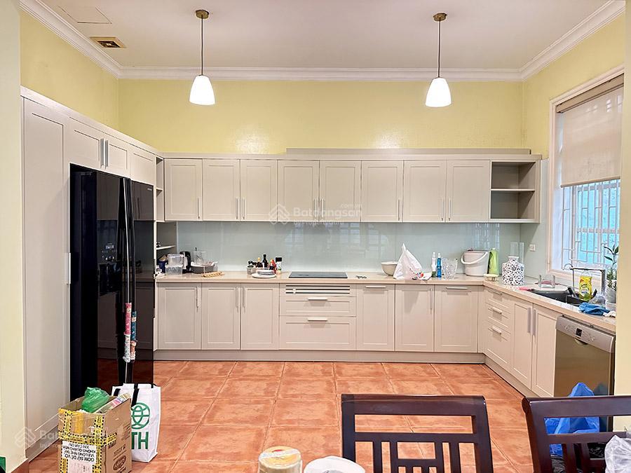 Cho thuê bt 6pn, 4wc, 198m2 tại khu đô thị nam thăng long  ciputra, giá tốt