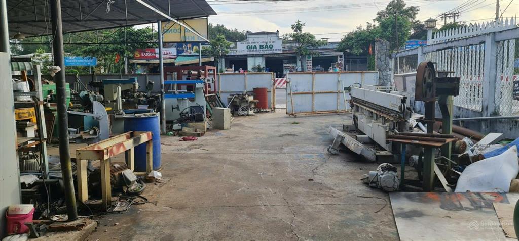 Dt 1905m2, ngang 20m 18 triệu/m2 đang cho thuê 50 triệu/tháng đang là xưởng sản xuất đồ gỗ