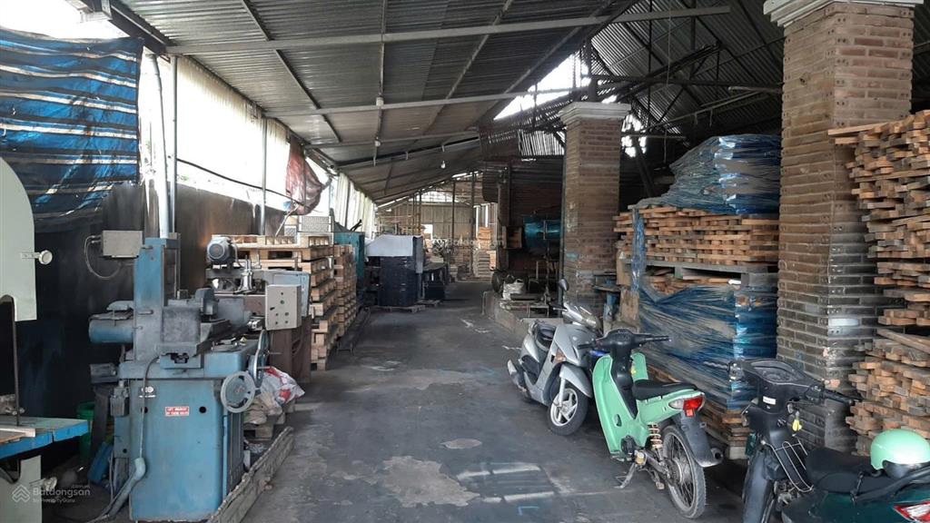 Dt 1905m2, ngang 20m 18 triệu/m2 đang cho thuê 50 triệu/tháng đang là xưởng sản xuất đồ gỗ