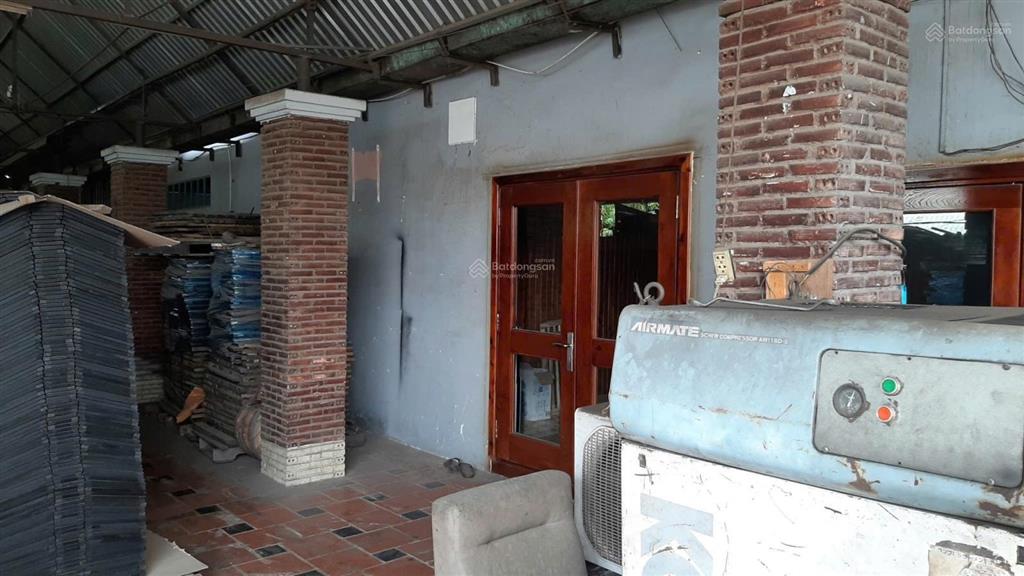 Dt 1905m2, ngang 20m 18 triệu/m2 đang cho thuê 50 triệu/tháng đang là xưởng sản xuất đồ gỗ