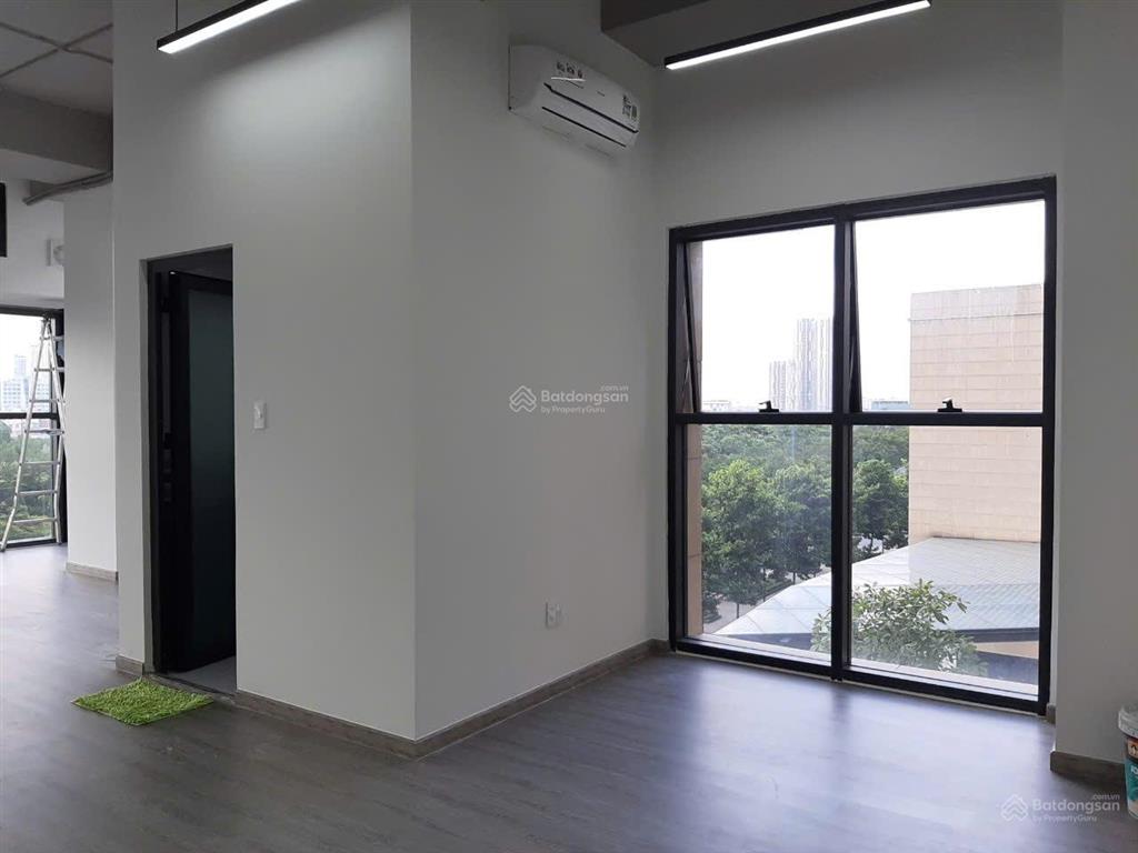 Cho thuê văn phòng tại the sun avenue chỉ 10 triệu  0906 689 ***