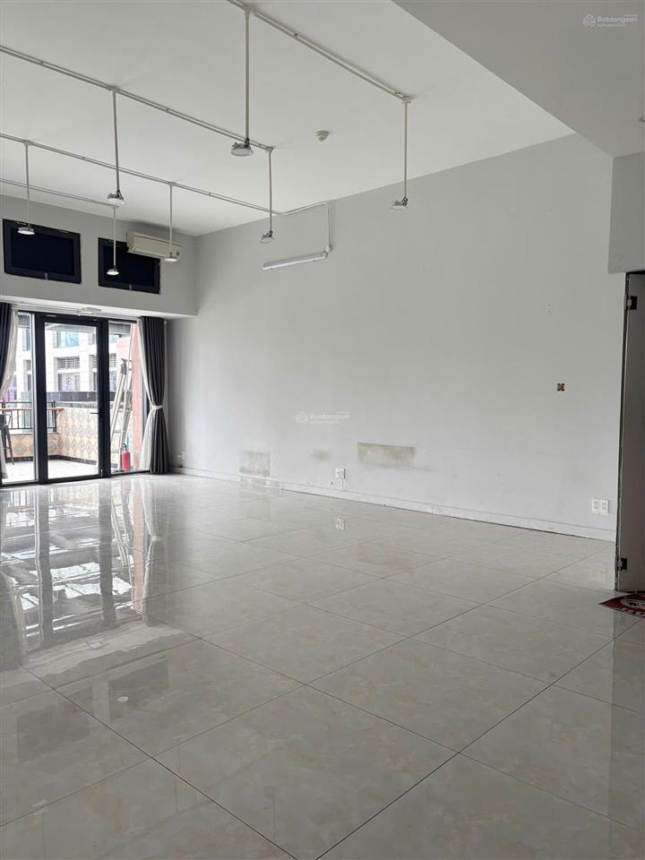 Cho thuê văn phòng diện tích lớn có ban công riêng  the sun avenue  an phú  quận 2