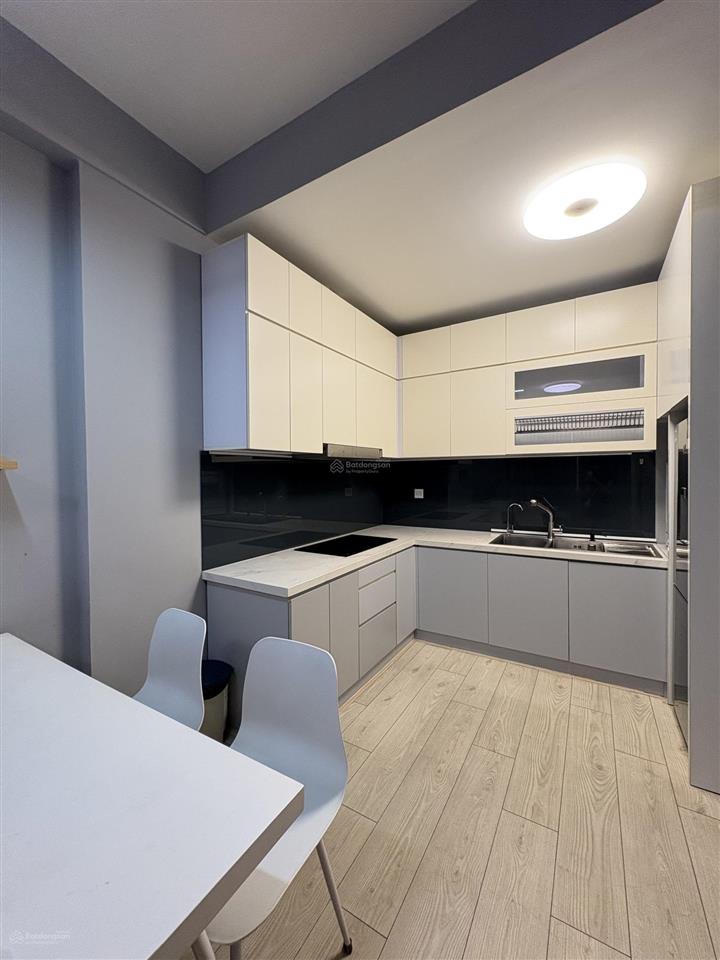 Cho thuê 2pn nội thất đẹp the sun avenue, chỉ 18,5tr/tháng, trống sẵn dọn vào liền