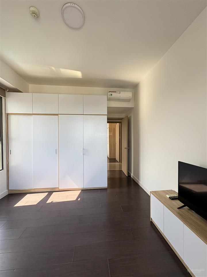 Cho thuê 3pn the sun avenue 96m2, full nội thất đẹp, trống sẵn, chỉ 22 triệu/tháng