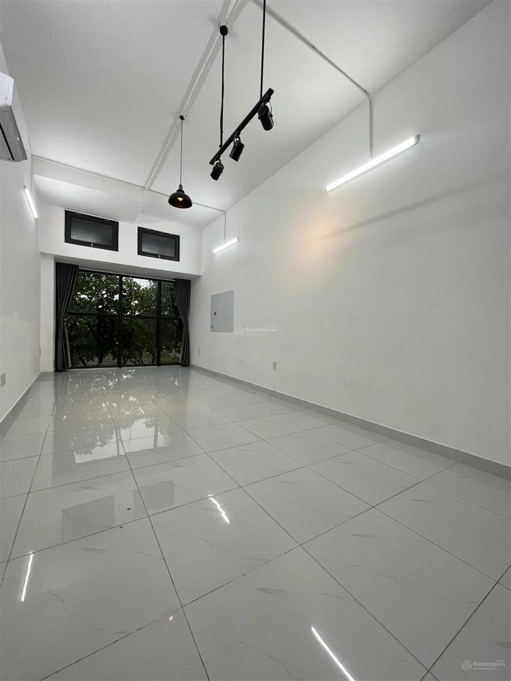 Cho thuê văn phòng trống sẵn 41m2, chỉ 11 triệu/tháng.  0906 689 ***