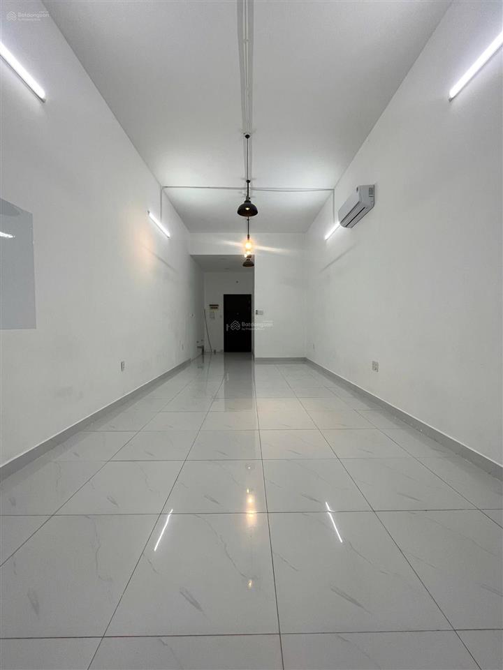 Cho thuê văn phòng trống sẵn 41m2, chỉ 11 triệu/tháng.  0906 689 ***