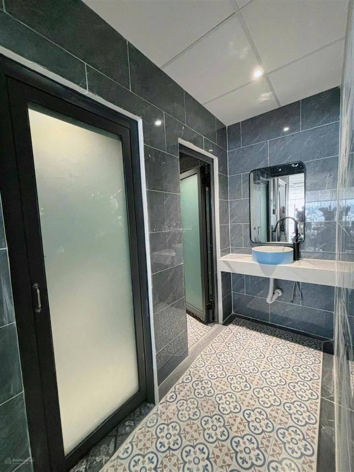 Cho thuê văn phòng hot nhất khu vực chợ võ văn tần, 50m2, chỉ hơn 17 triệu/th