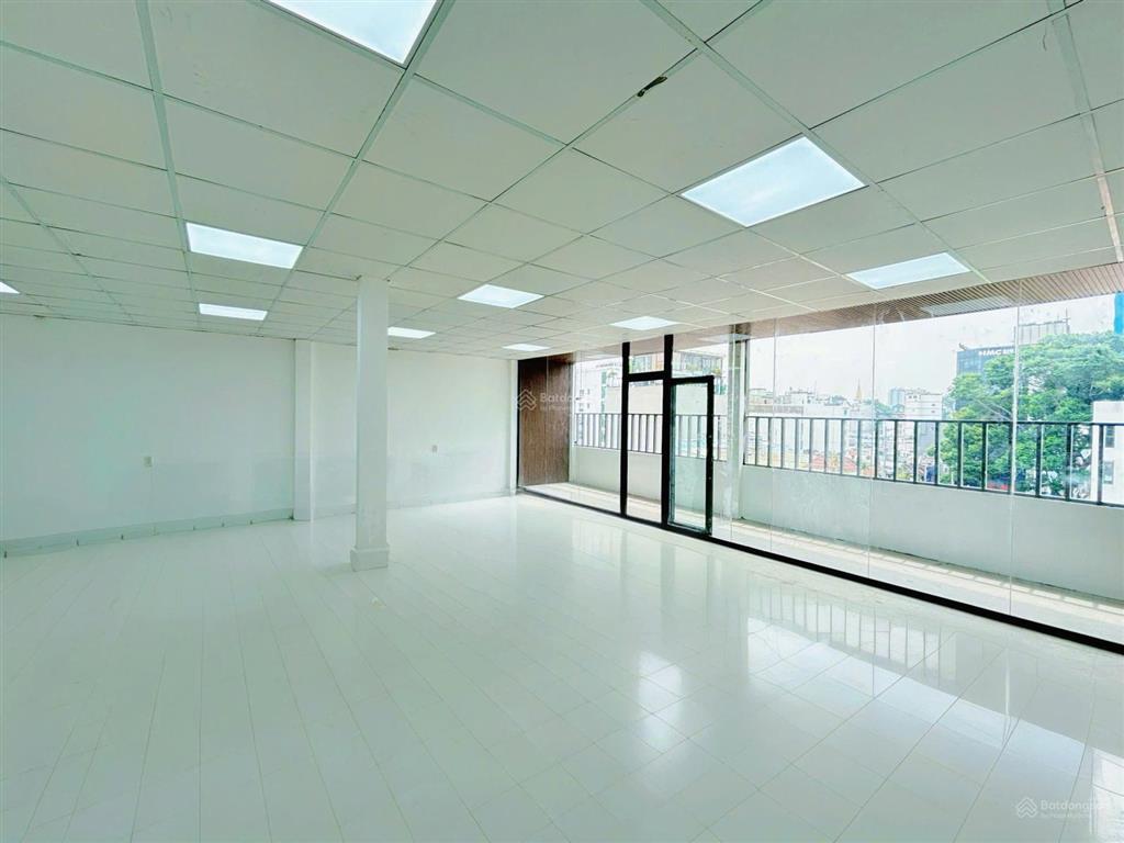 Cho thuê văn phòng hot nhất khu vực chợ võ văn tần, 50m2, chỉ hơn 17 triệu/th