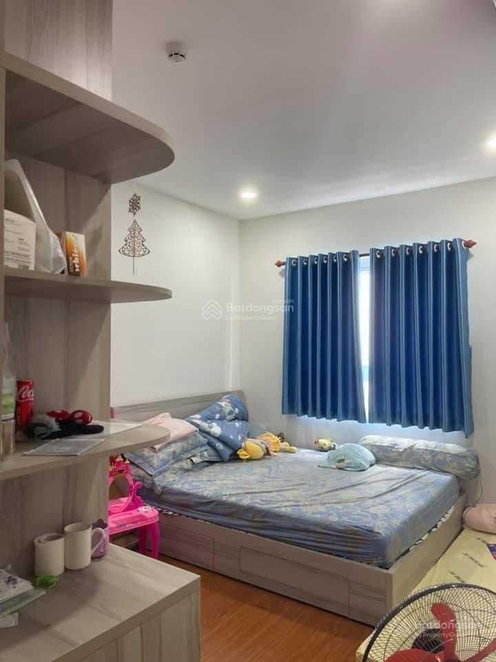 Bán căn kế góc cực mát  view sông  75m2, 2pn, 2wc giá 2.8 tỷ có nội thất  sổ hồng sẵn