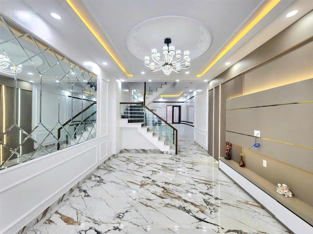 Nhà đẹp 4 tầng  ngõ ô tô  đối diện vinhome imperia hồng bàng