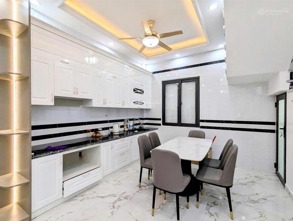 Khu nhà 3 tầng đẹp gần chợ cam lộ hùng vương  hồng bàng chỉ 2,5 tỷ