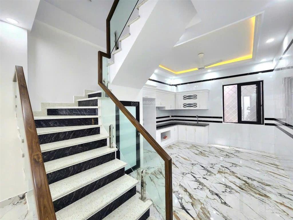 Khu nhà 3 tầng đẹp gần chợ cam lộ hùng vương  hồng bàng chỉ 2,5 tỷ