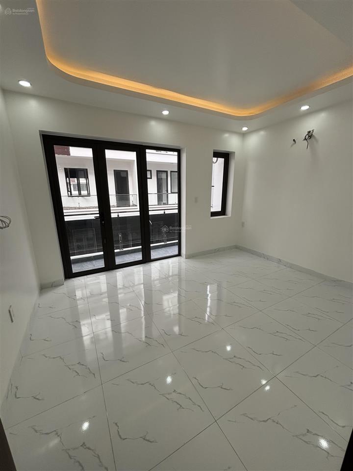 4 tầng đẹp đường 3 ô tô  hùng vương  hồng bàng