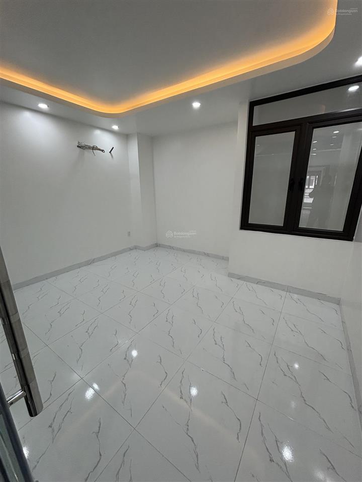 4 tầng đẹp đường 3 ô tô  hùng vương  hồng bàng