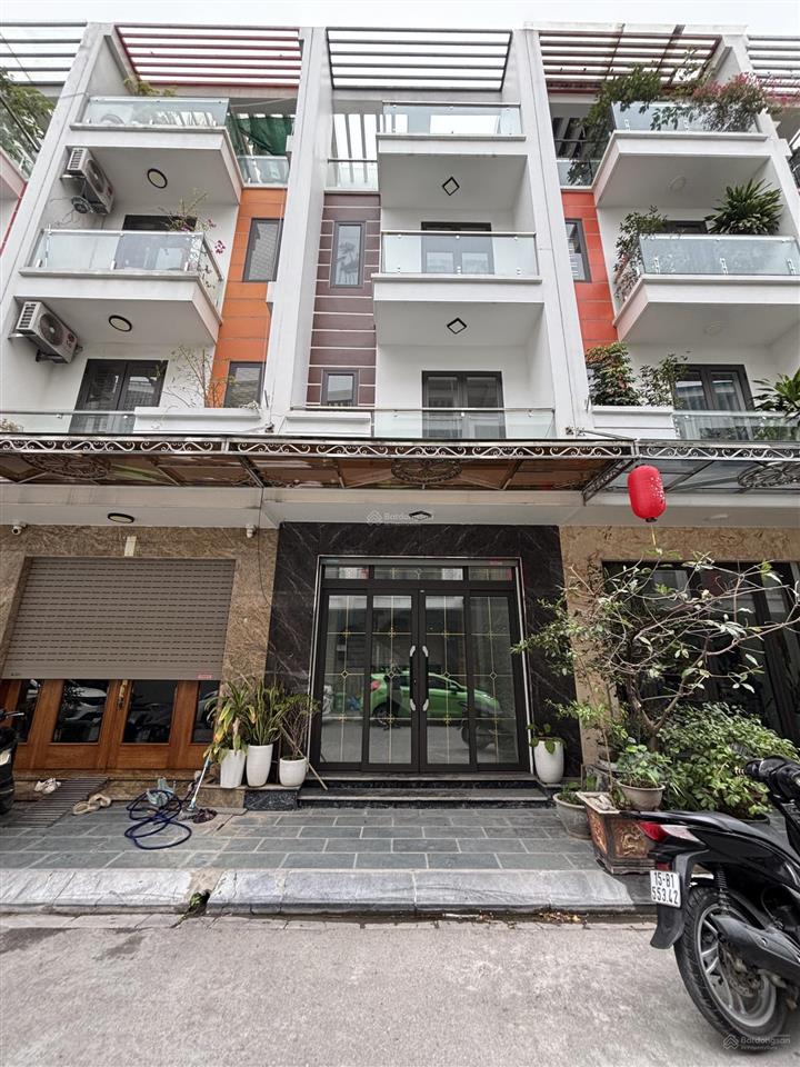 4 tầng đẹp đường 3 ô tô  hùng vương  hồng bàng