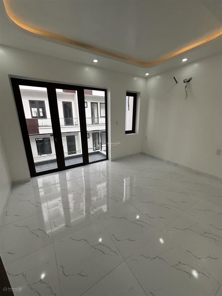 4 tầng đẹp đường 3 ô tô  hùng vương  hồng bàng