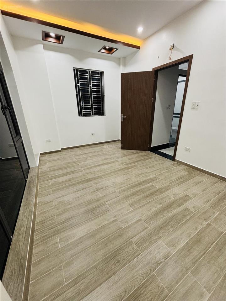 Nhà 4 tầng đẹp độc lập, mặt đường 10m, gần metro, gần bến xe thượng lý, sở dầu, hồng bàng