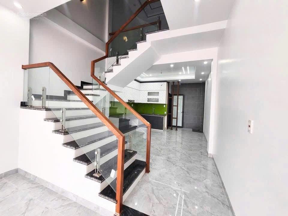 4 tầng bạch mai  gần việt tiệp 2, ngõ 7m ô tô ra vào