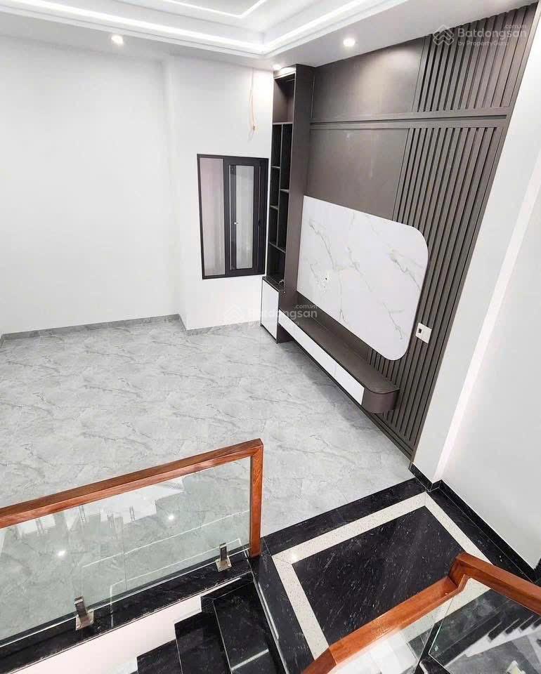4 tầng bạch mai  gần việt tiệp 2, ngõ 7m ô tô ra vào
