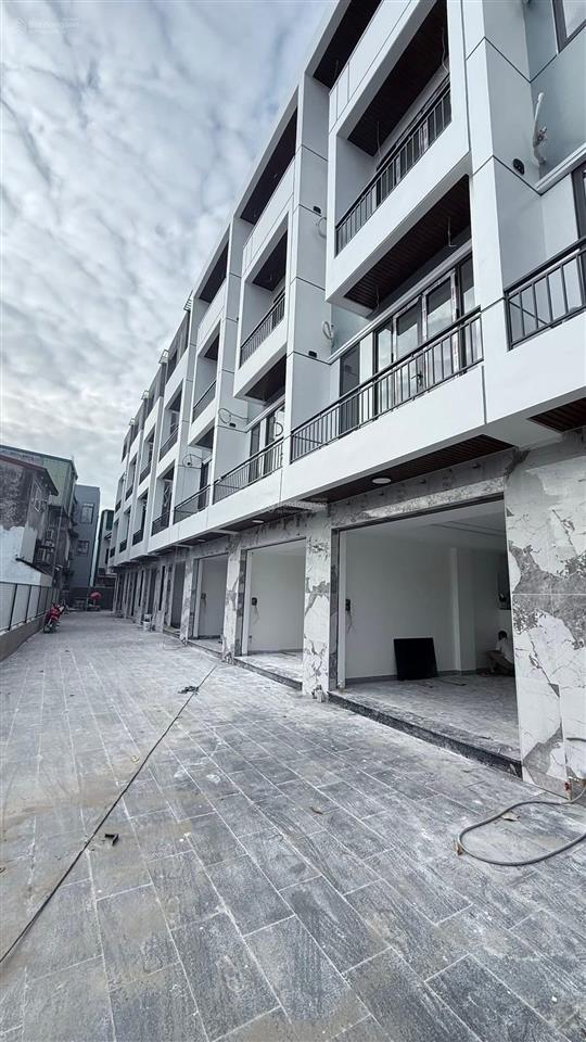 Nhà đẹp độc lập 4 tầng ngõ 7m ô tô để cửa  gần hoàng huy an đồng, cách đường máng nước 50m