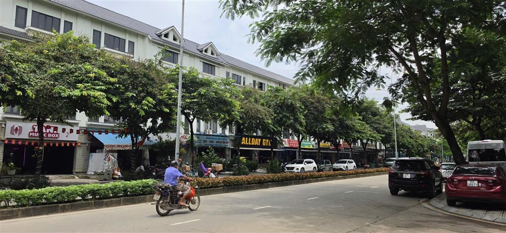 Bán liền kề Geleximco Khu C, đường đôi Lê Trọng Tấn, Kinh doanh sầm uất, 110m2 x 4 tầng,