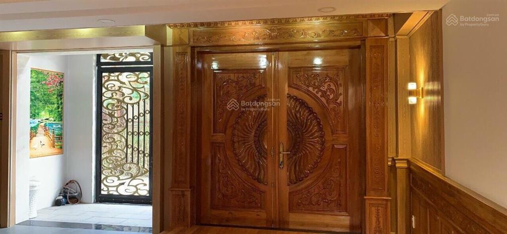 1/ đường tân kỳ tân quý , diện tích  6m * 11m , kc  1 trệt 5 lầu + sân thượng chỉ 9,5 tỷ