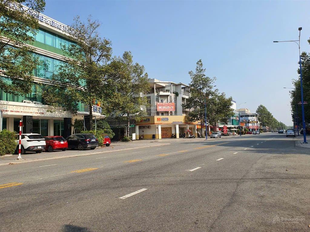 Bán nhà 4 tầng mặt tiền đồng khởi trung tâm tp mới, bình dương. 115m2 đã hoàn công giá tốt 10,8 tỷ